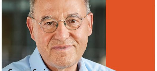 Gregor Gysi zum Gespräch unter Apfelbäumen