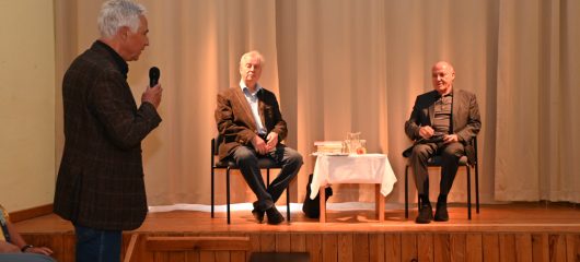 Lesung unter Apfelbäumen mit Gregor Gysi ohne Apfelbäume